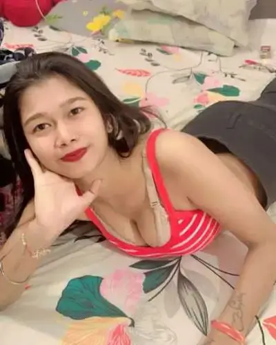 Call Girl in Morjim Beach